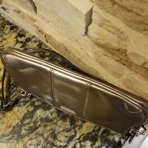 ♥️AWESOME♥️ COACH BRONZE LEATHER WRISTLET - Picture 6 of 7